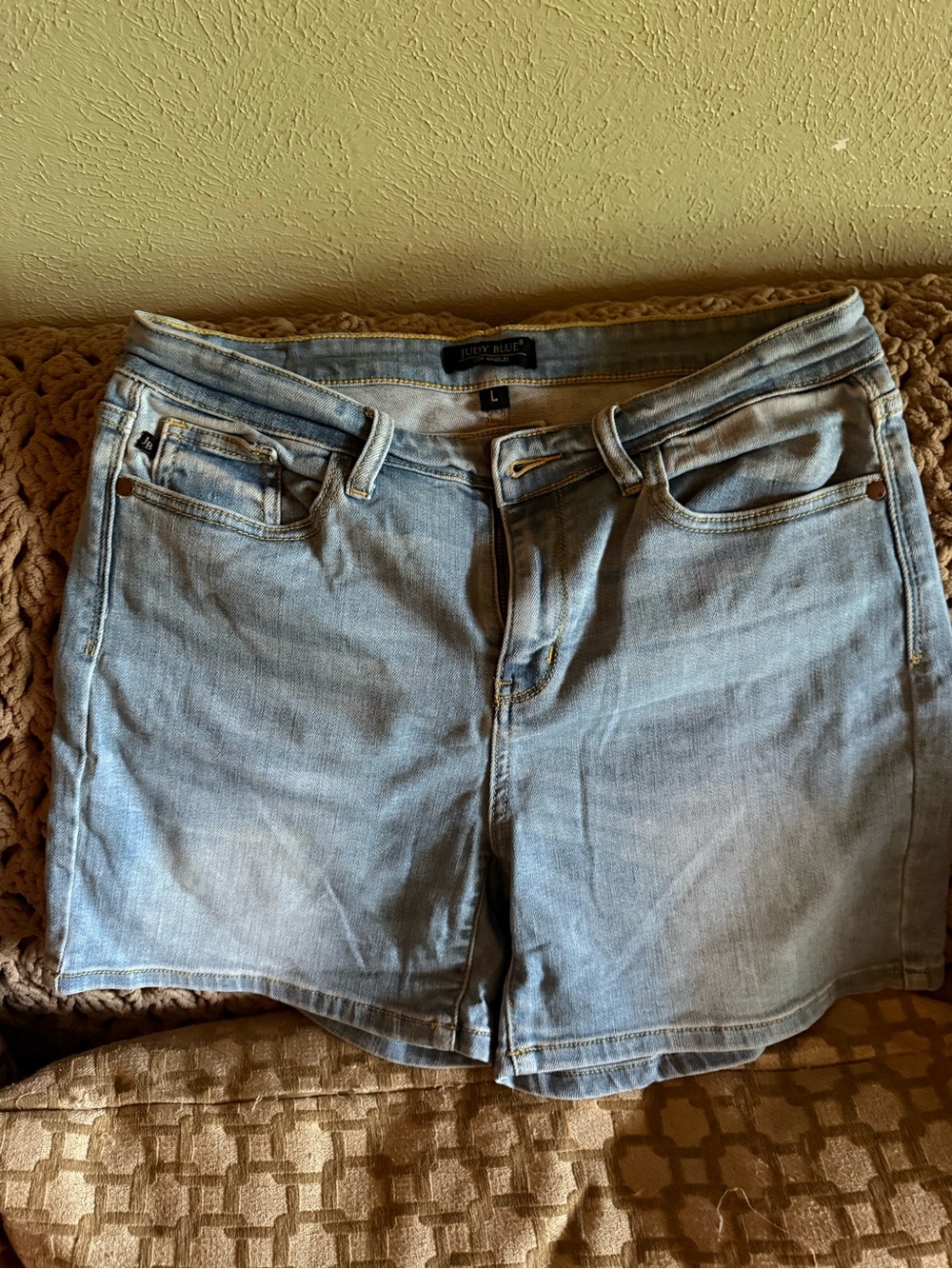 Judy Blue Light Wash Denim Shorts - Pale Blue